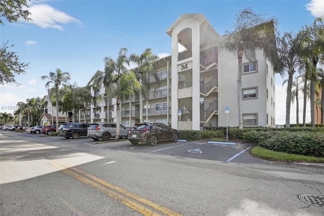 For Sale: $220,000 (2 beds, 2 baths, 1137 Square Feet)