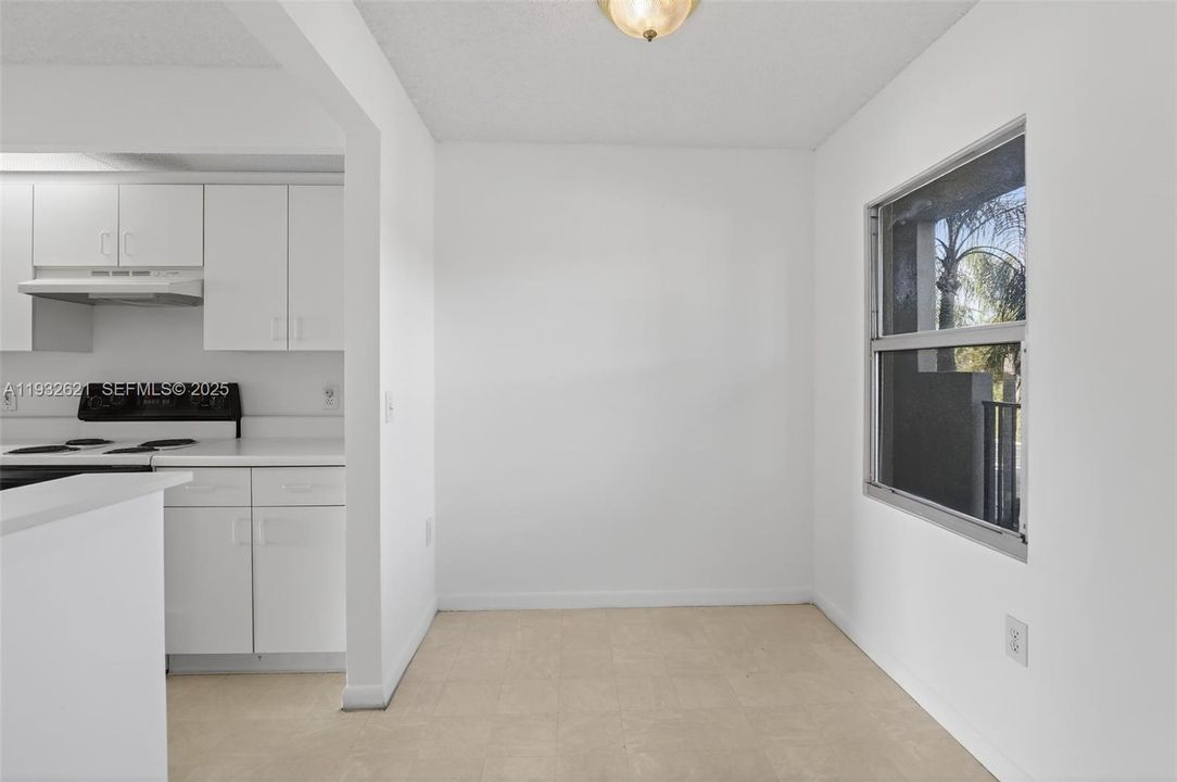 For Sale: $220,000 (2 beds, 2 baths, 1137 Square Feet)