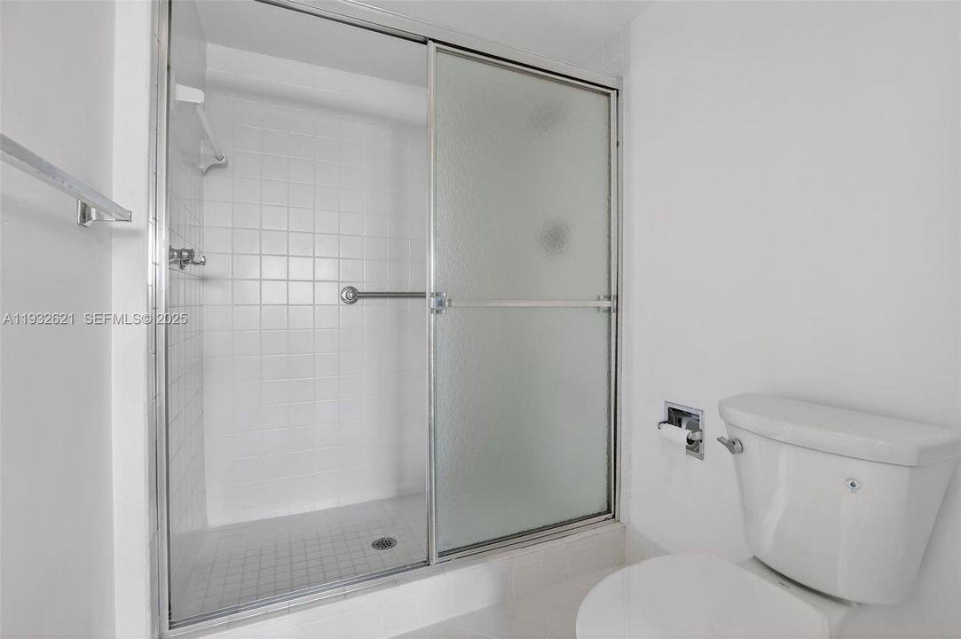 For Sale: $220,000 (2 beds, 2 baths, 1137 Square Feet)