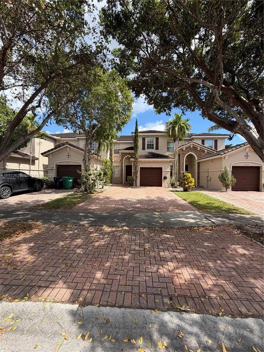 В аренду: $3,500 (3 спален, 2 ванн, 1582 Квадратных фут)