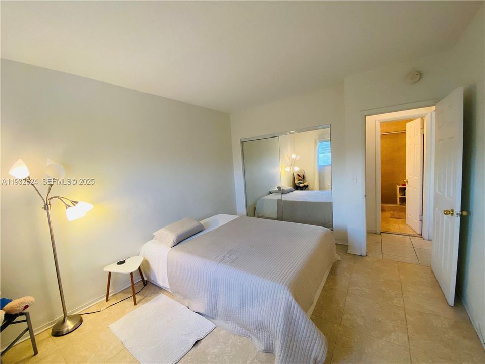 For Rent: $1,700 (1 beds, 1 baths, 650 Square Feet)