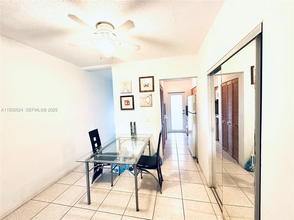 For Rent: $1,700 (1 beds, 1 baths, 650 Square Feet)