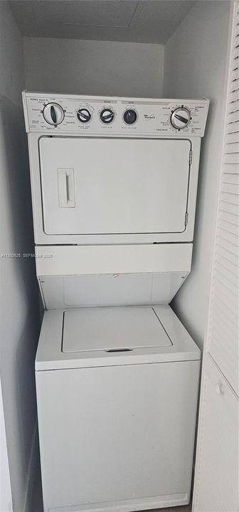 For Rent: $2,800 (2 beds, 2 baths, 1165 Square Feet)