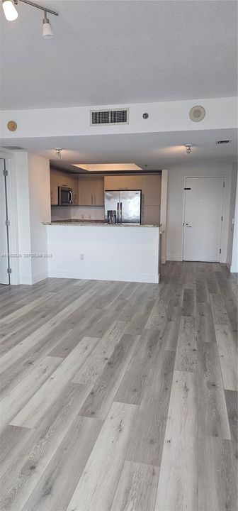 For Rent: $2,800 (2 beds, 2 baths, 1165 Square Feet)
