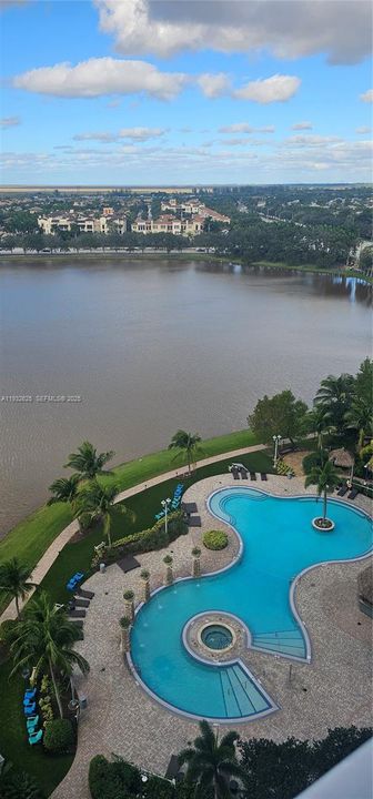 For Rent: $2,800 (2 beds, 2 baths, 1165 Square Feet)