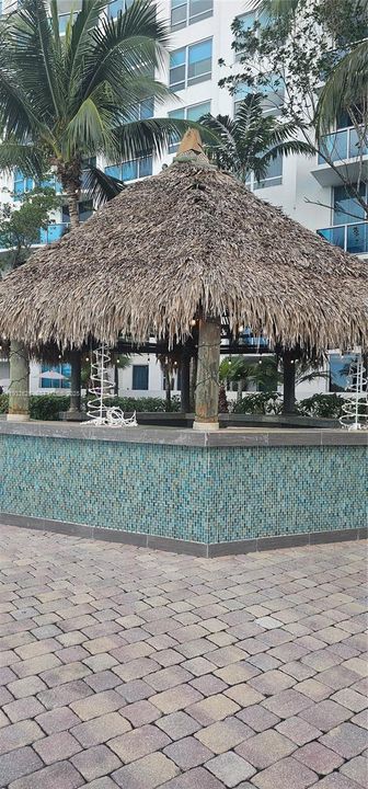 For Rent: $2,800 (2 beds, 2 baths, 1165 Square Feet)