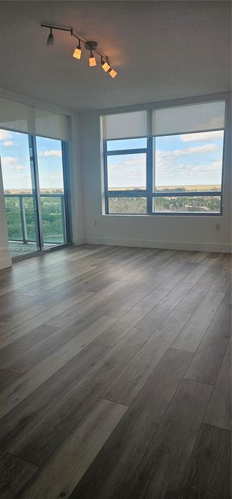 For Rent: $2,800 (2 beds, 2 baths, 1165 Square Feet)