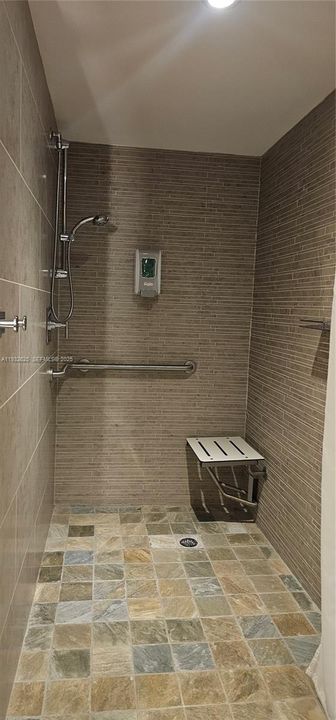 For Rent: $2,800 (2 beds, 2 baths, 1165 Square Feet)