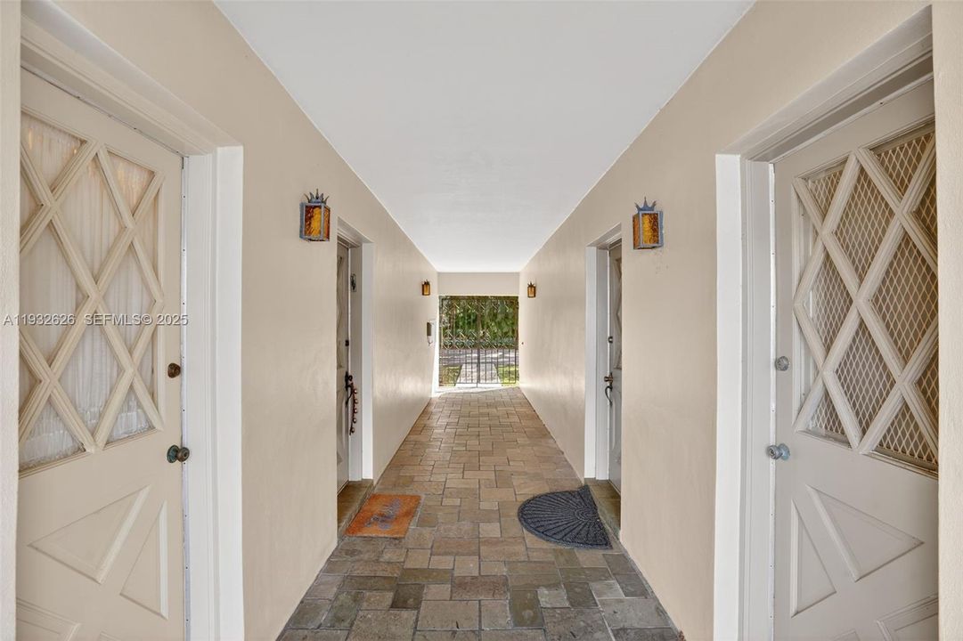 For Rent: $4,250 (3 beds, 2 baths, 1403 Square Feet)