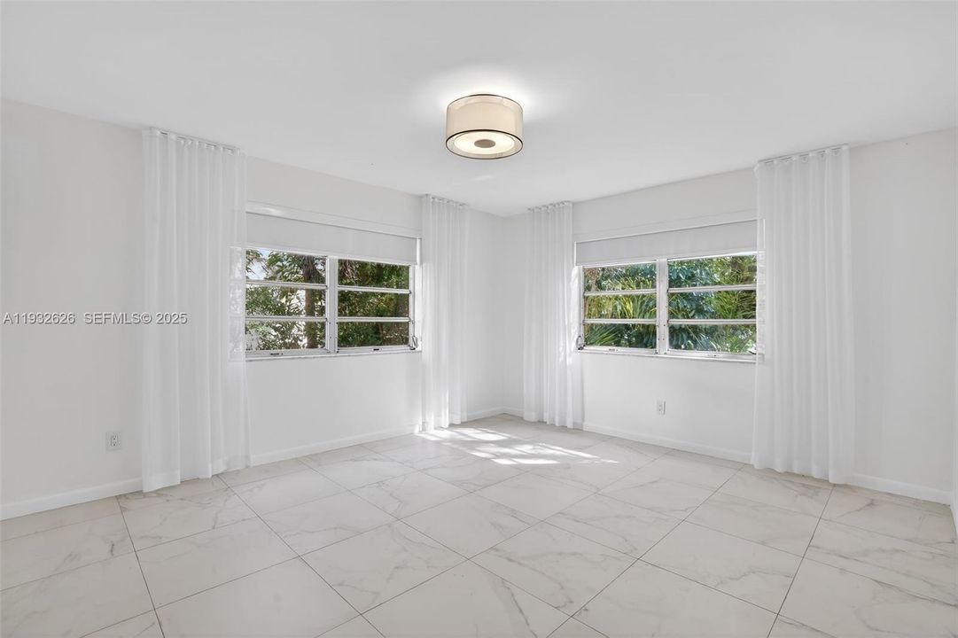 For Rent: $4,250 (3 beds, 2 baths, 1403 Square Feet)