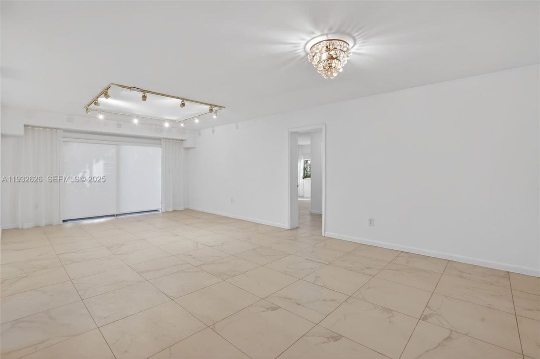 For Rent: $4,250 (3 beds, 2 baths, 1403 Square Feet)