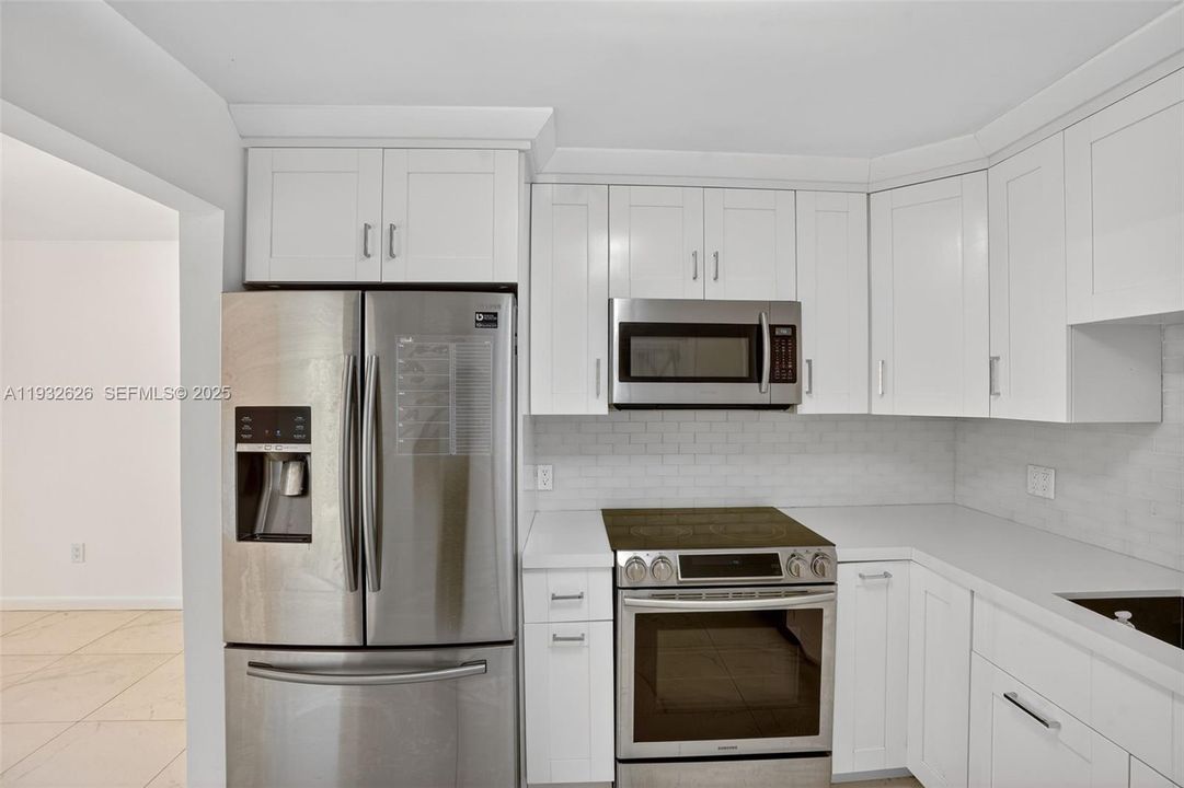 For Rent: $4,250 (3 beds, 2 baths, 1403 Square Feet)