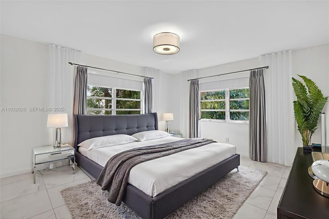 For Rent: $4,250 (3 beds, 2 baths, 1403 Square Feet)