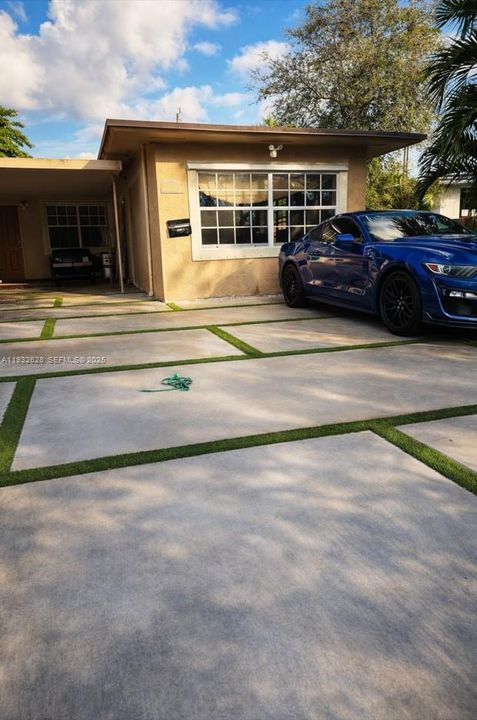 For Rent: $1,600 (1 beds, 1 baths, 400 Square Feet)