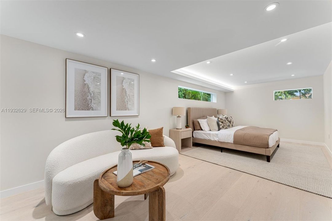 For Sale: $15,750,000 (6 beds, 6 baths, 6460 Square Feet)