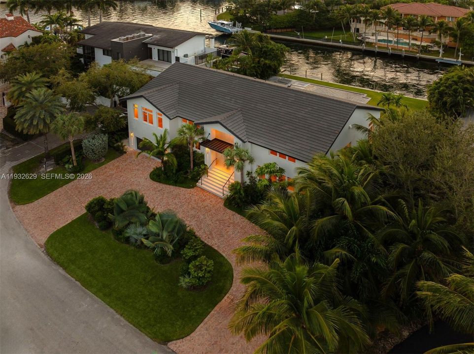 For Sale: $15,750,000 (6 beds, 6 baths, 6460 Square Feet)