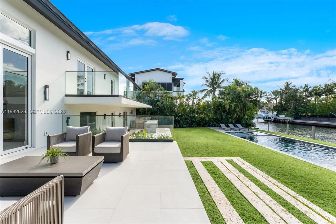 For Sale: $15,750,000 (6 beds, 6 baths, 6460 Square Feet)