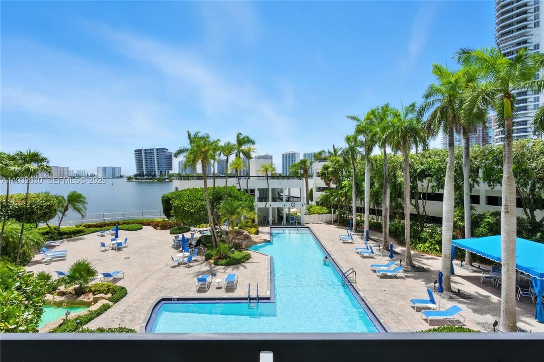 На продажу: $600,000 (3 спален, 3 ванн, 1536 Квадратных фут)