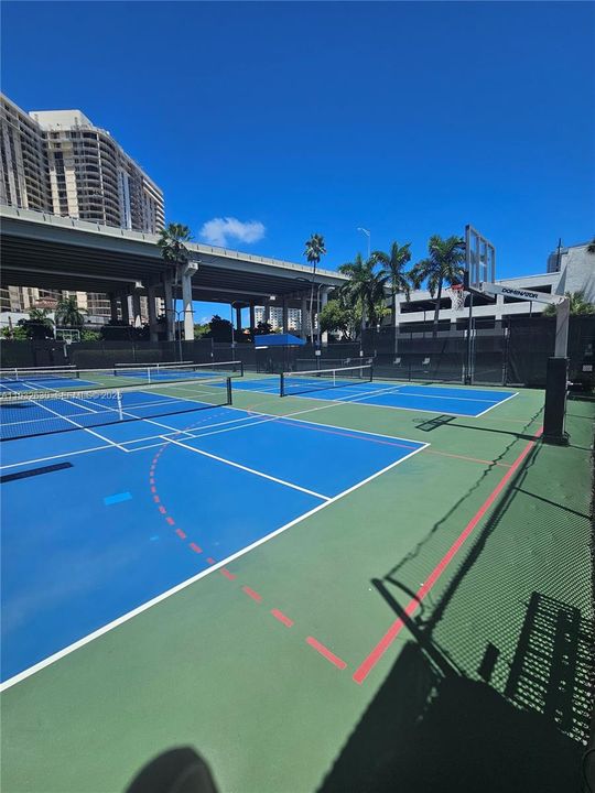 На продажу: $600,000 (3 спален, 3 ванн, 1536 Квадратных фут)