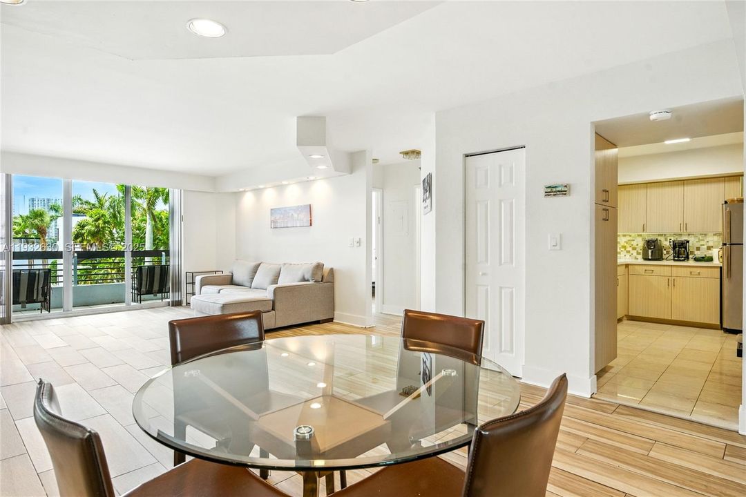 На продажу: $600,000 (3 спален, 3 ванн, 1536 Квадратных фут)