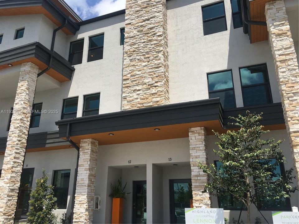 For Sale: $540,000 (3 beds, 2 baths, 1517 Square Feet)