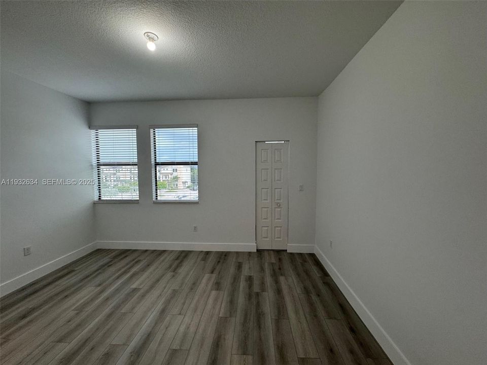 For Sale: $540,000 (3 beds, 2 baths, 1517 Square Feet)