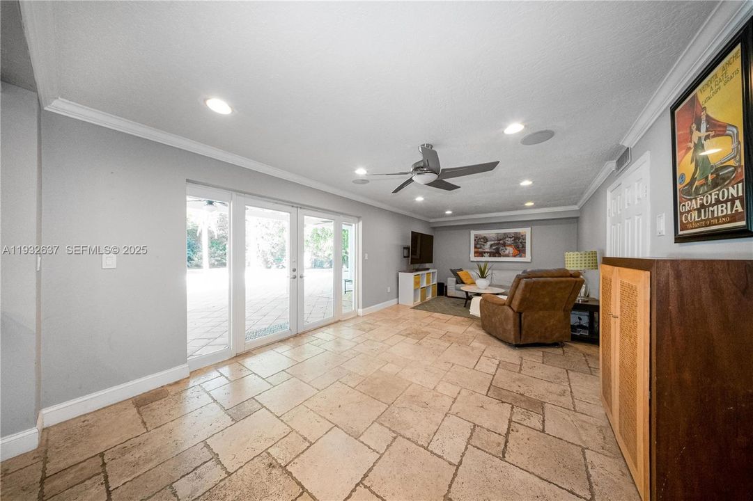 На продажу: $2,000,000 (3 спален, 3 ванн, 2836 Квадратных фут)