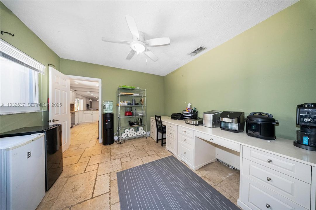 На продажу: $2,000,000 (3 спален, 3 ванн, 2836 Квадратных фут)