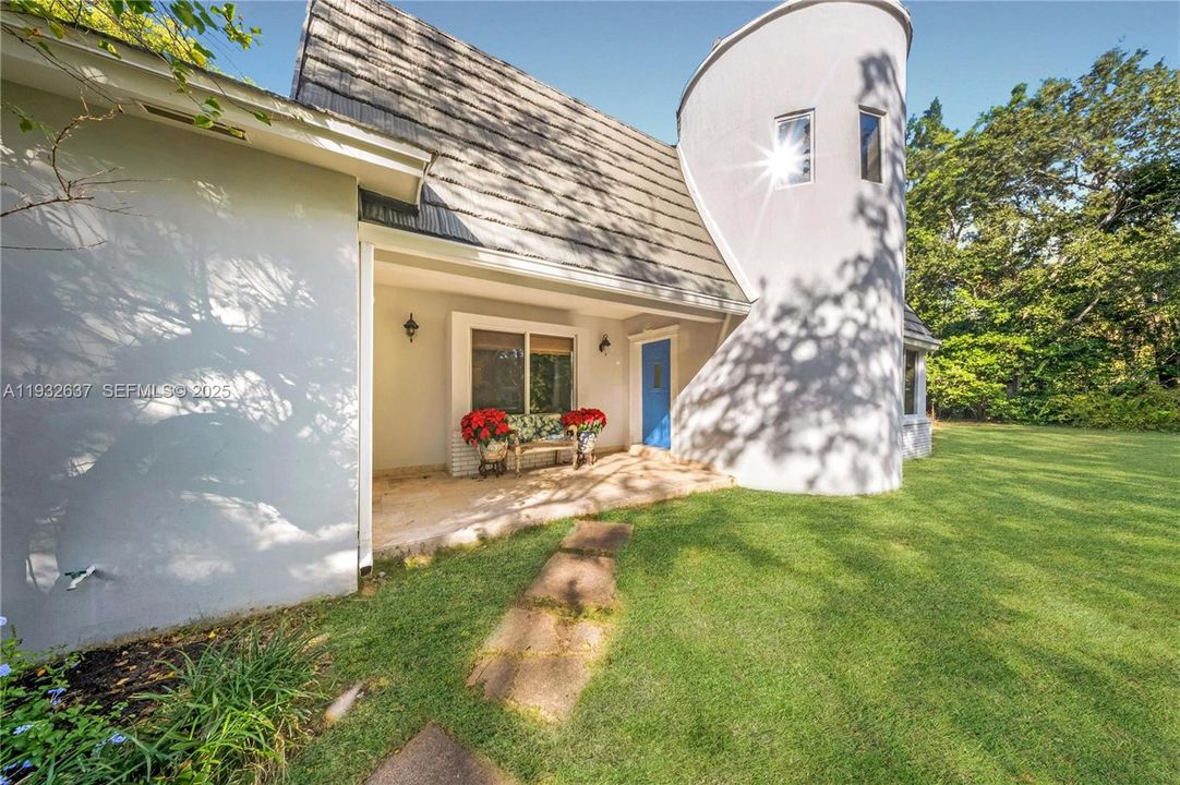 На продажу: $2,000,000 (3 спален, 3 ванн, 2836 Квадратных фут)