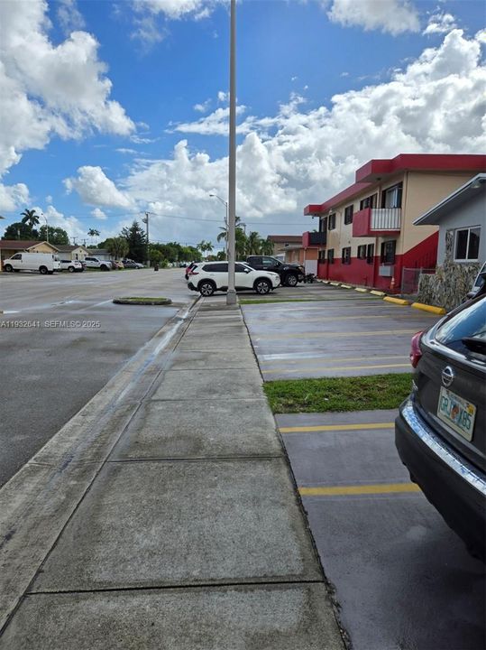 出租: $1,500 (1 贝兹, 1 浴室, 404 平方英尺)