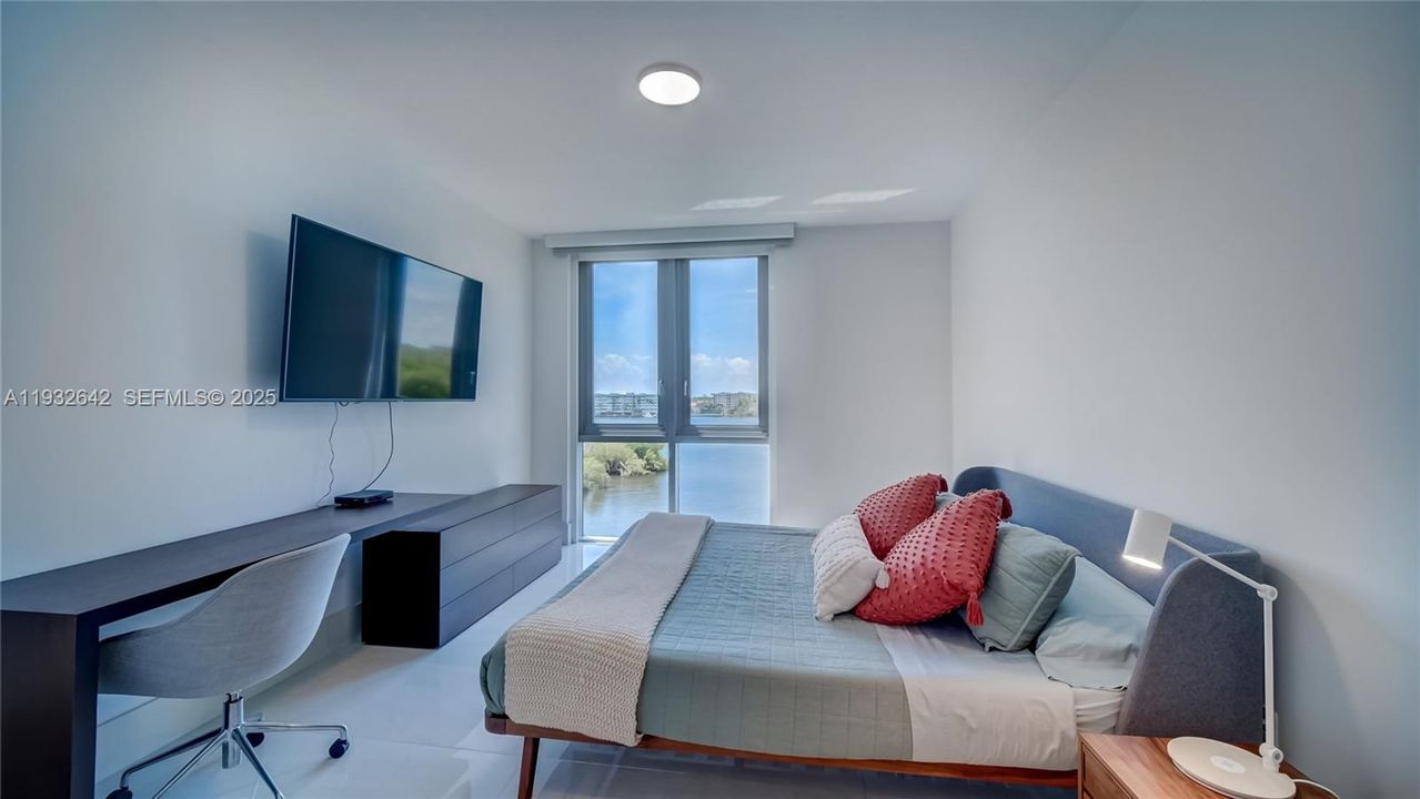 En Venta: $1,990,000 (3 camas, 3 baños, 2386 Pies cuadrados)