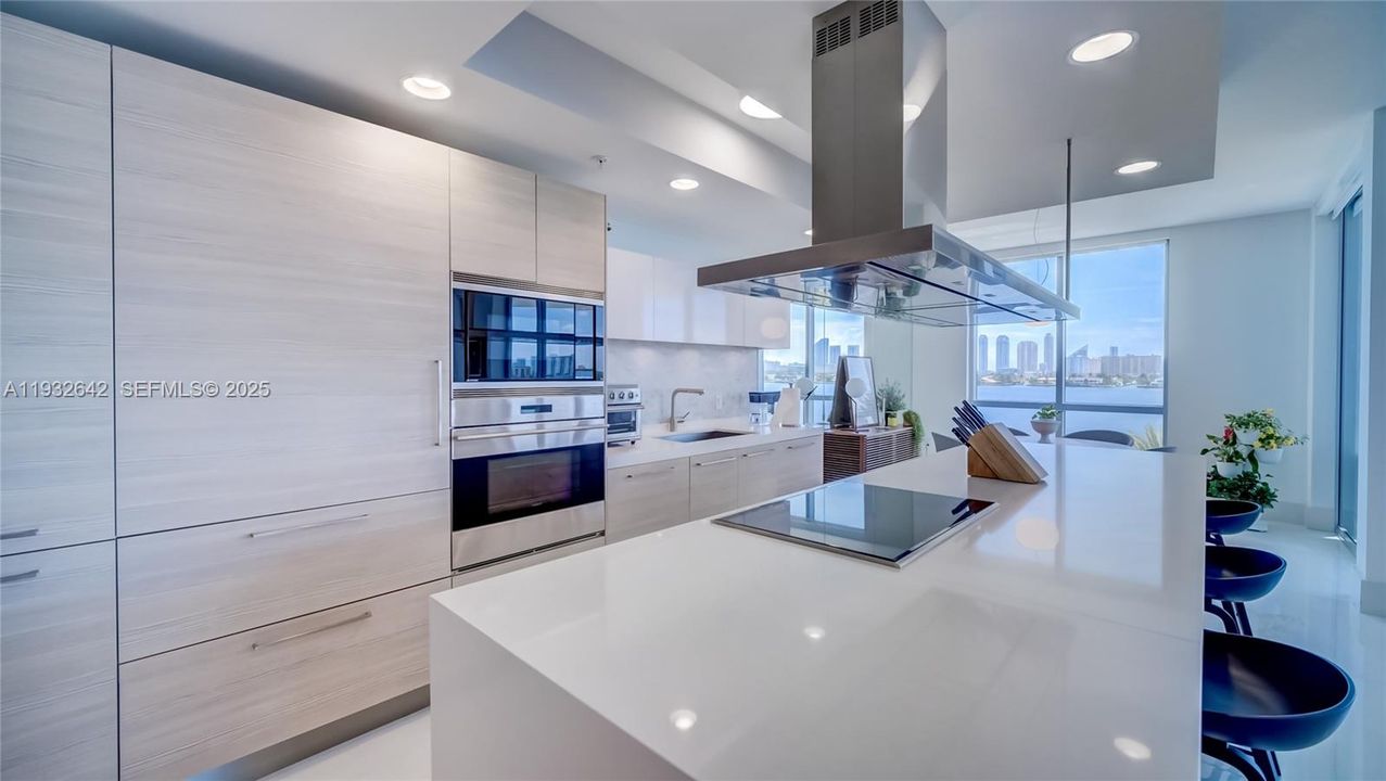 En Venta: $1,990,000 (3 camas, 3 baños, 2386 Pies cuadrados)