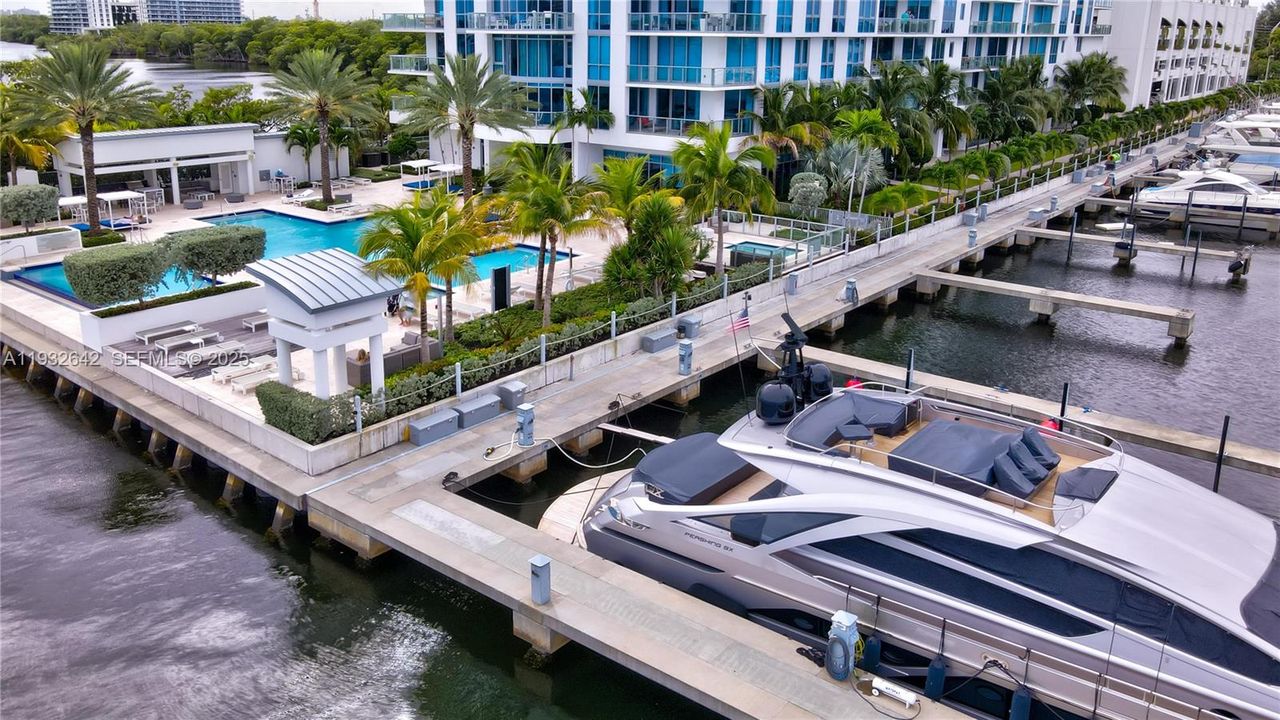 En Venta: $1,990,000 (3 camas, 3 baños, 2386 Pies cuadrados)