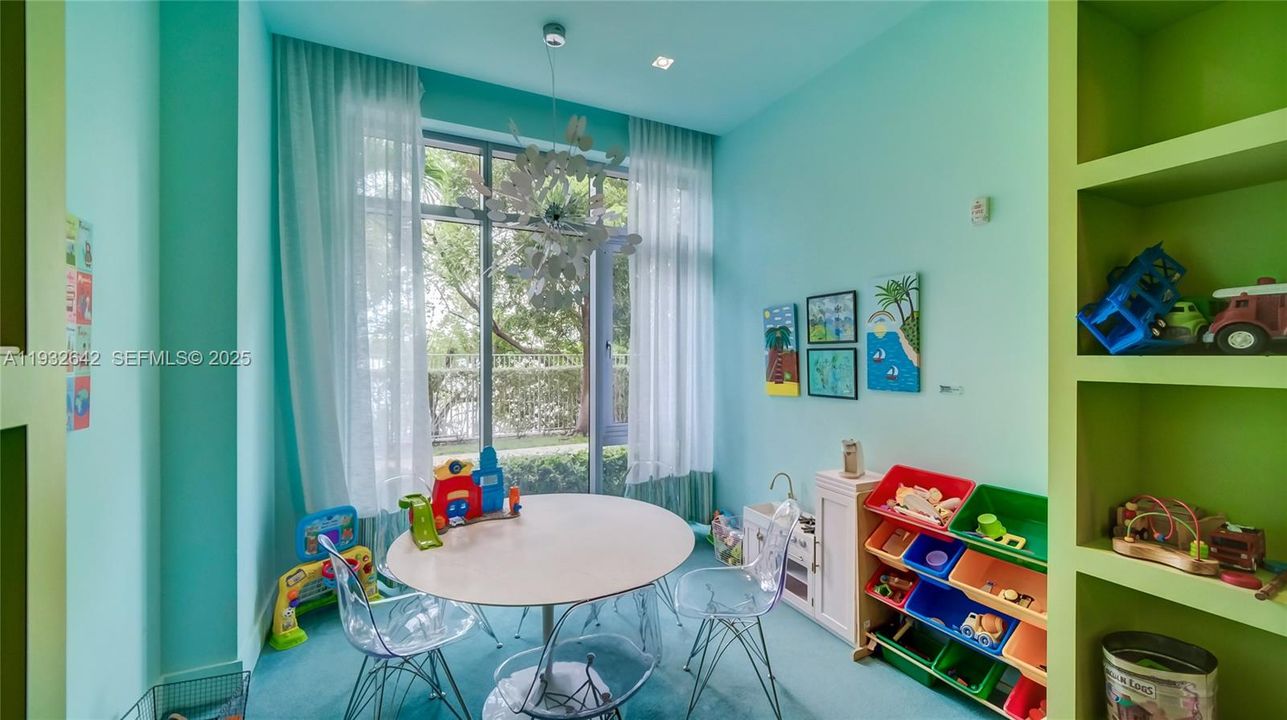 En Venta: $1,990,000 (3 camas, 3 baños, 2386 Pies cuadrados)