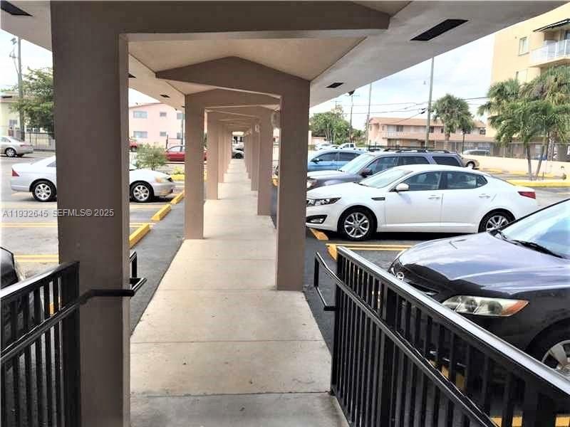 For Rent: $1,800 (1 beds, 1 baths, 591 Square Feet)