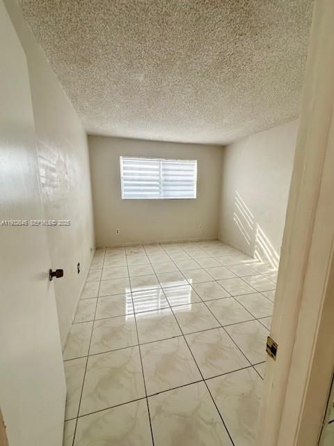 For Rent: $1,800 (1 beds, 1 baths, 591 Square Feet)