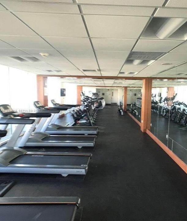 出租: $4,250 (2 贝兹, 2 浴室, 1117 平方英尺)