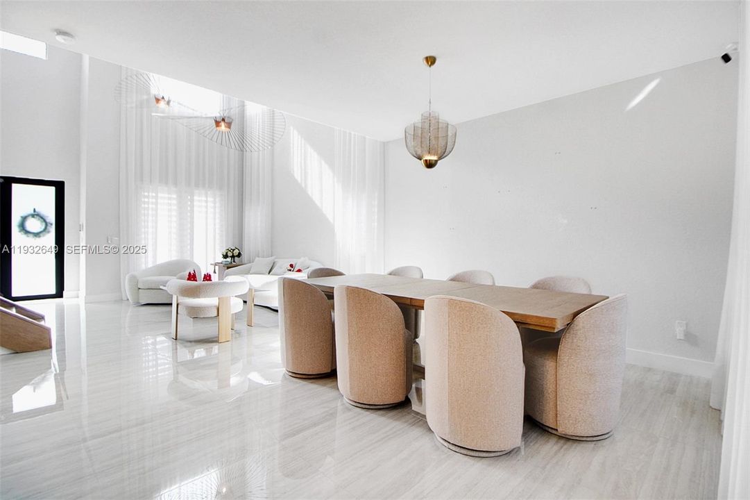 待售: $1,300,000 (5 贝兹, 4 浴室, 2925 平方英尺)