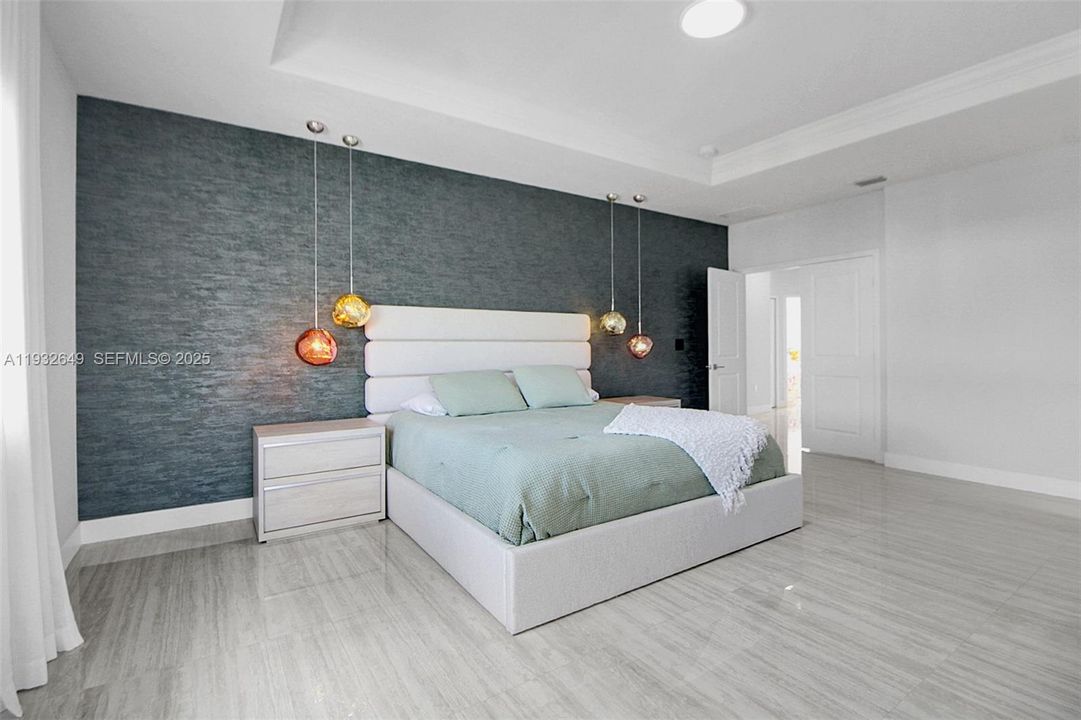 待售: $1,300,000 (5 贝兹, 4 浴室, 2925 平方英尺)