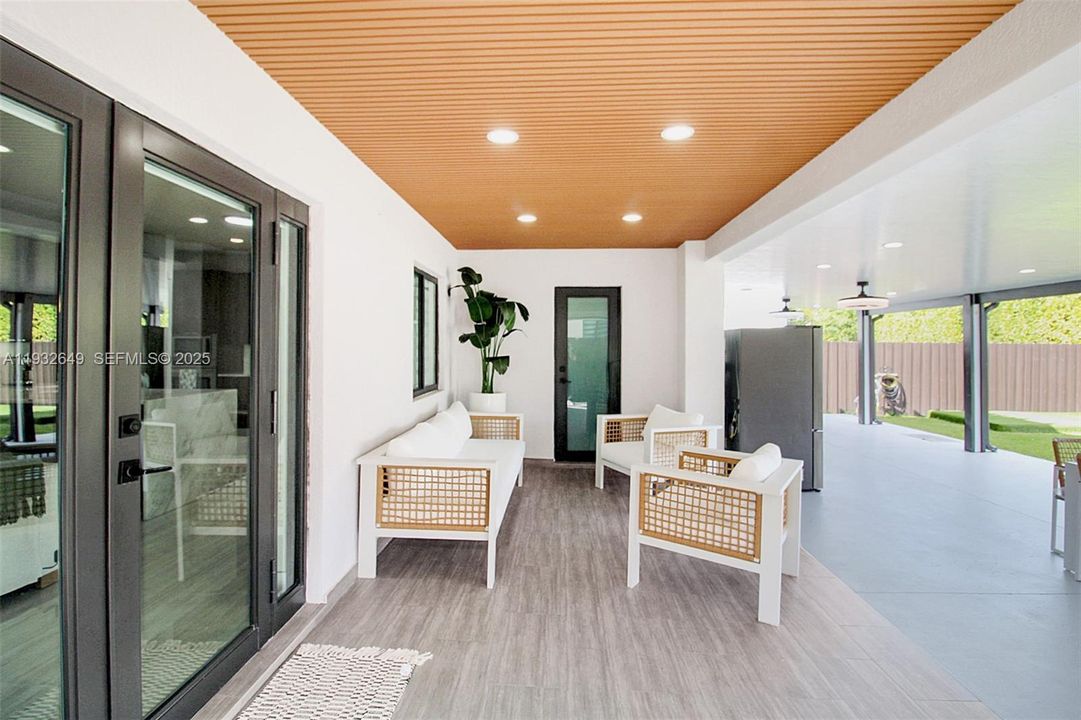 待售: $1,300,000 (5 贝兹, 4 浴室, 2925 平方英尺)