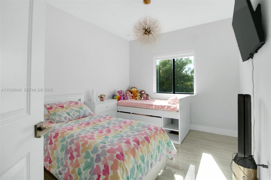 待售: $1,300,000 (5 贝兹, 4 浴室, 2925 平方英尺)