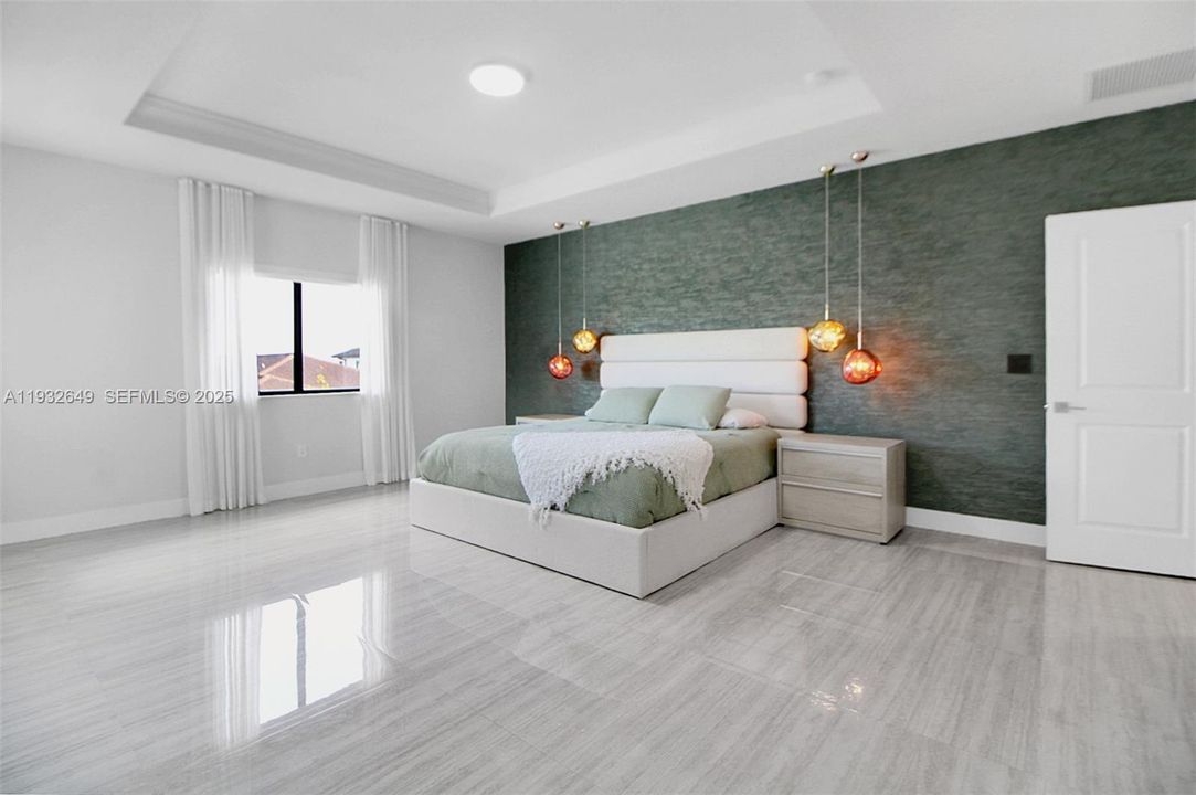 待售: $1,300,000 (5 贝兹, 4 浴室, 2925 平方英尺)