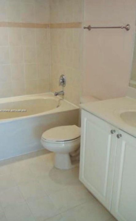 待售: $290,000 (2 贝兹, 2 浴室, 1061 平方英尺)