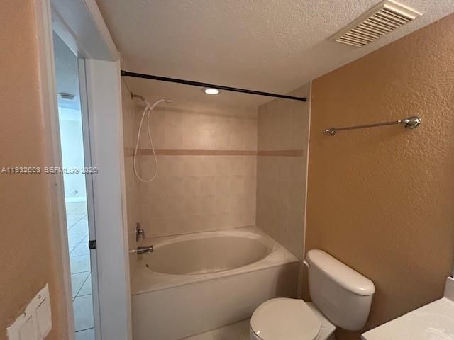 For Sale: $272,000 (2 beds, 2 baths, 1061 Square Feet)