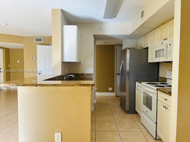 For Sale: $272,000 (2 beds, 2 baths, 1061 Square Feet)