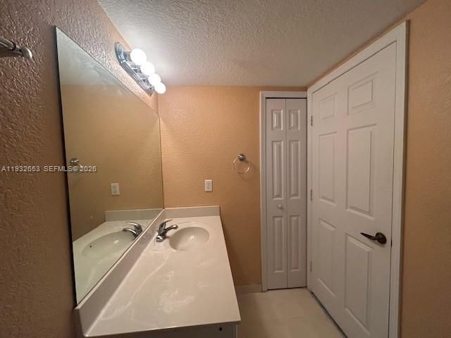 For Sale: $272,000 (2 beds, 2 baths, 1061 Square Feet)