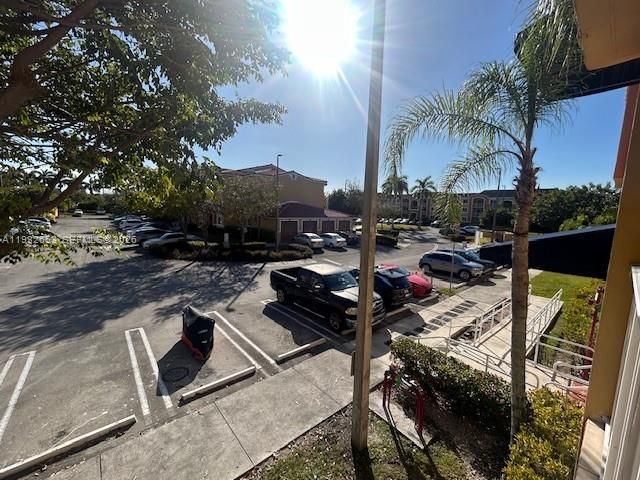 For Sale: $272,000 (2 beds, 2 baths, 1061 Square Feet)