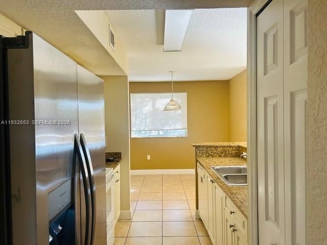 For Sale: $272,000 (2 beds, 2 baths, 1061 Square Feet)