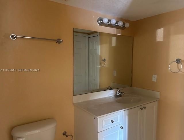 For Sale: $272,000 (2 beds, 2 baths, 1061 Square Feet)