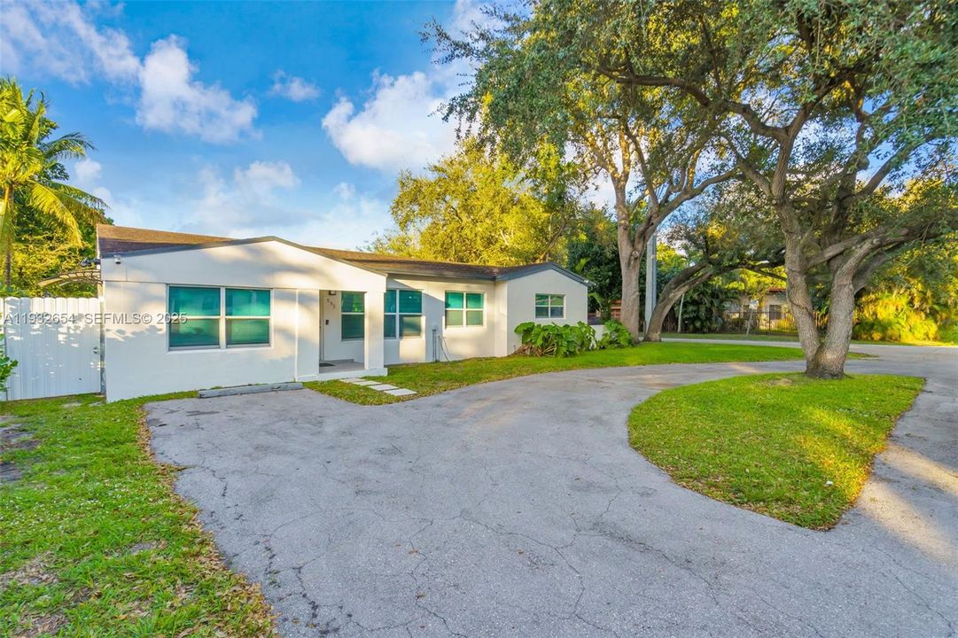 For Rent: $5,000 (4 beds, 3 baths, 1847 Square Feet)